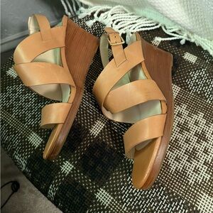 Cole Haan Woman’s Tan Wedge Sandal Size 10 B